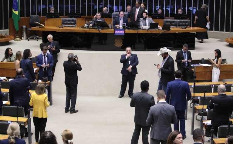 Discussão e votação de propostas legislativas. Presidente da Câmara dos Deputados, Hugo Motta (REPUBLICANOS - PB)