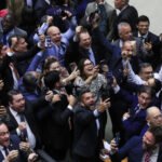 Como cada deputado votou na derrubada da “MP da Taxação”