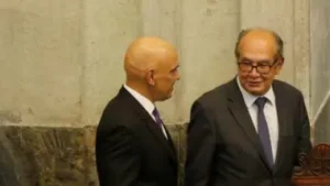 Alexandre de Moraes e Gilmar Mendes, ministros do STF.