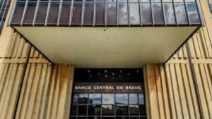 Fraude e pressão sobre o BC