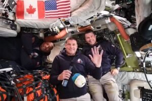 Astronauta da Artemis 2 descreve sensação de 'cair do céu' - 04/04/2026 - Ciência