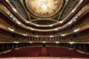 Gestora do Theatro Municipal de SP tenta renovar contrato - 14/04/2026 - Ilustrada