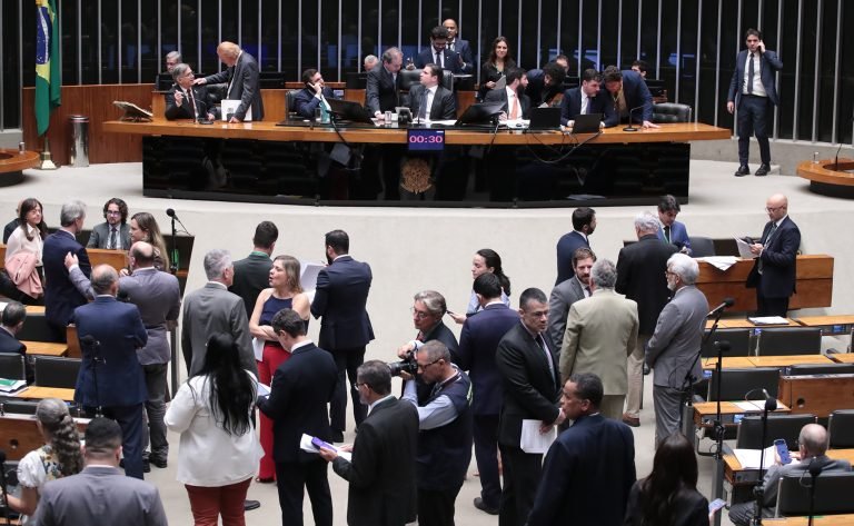 Hugo Motta destaca mudança histórica para os trabalhadores - Notícias