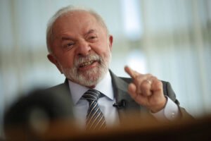 Lula sugere forca para 'traidores', e Flávio vê incitação - 02/06/2026 - Painel