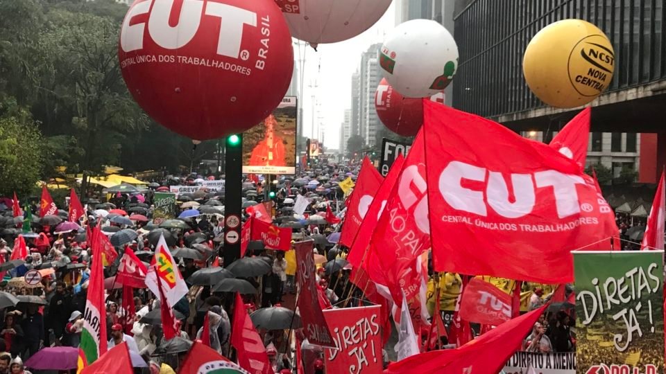 Governo acelera projeto que facilita reajuste a servidores públicos
