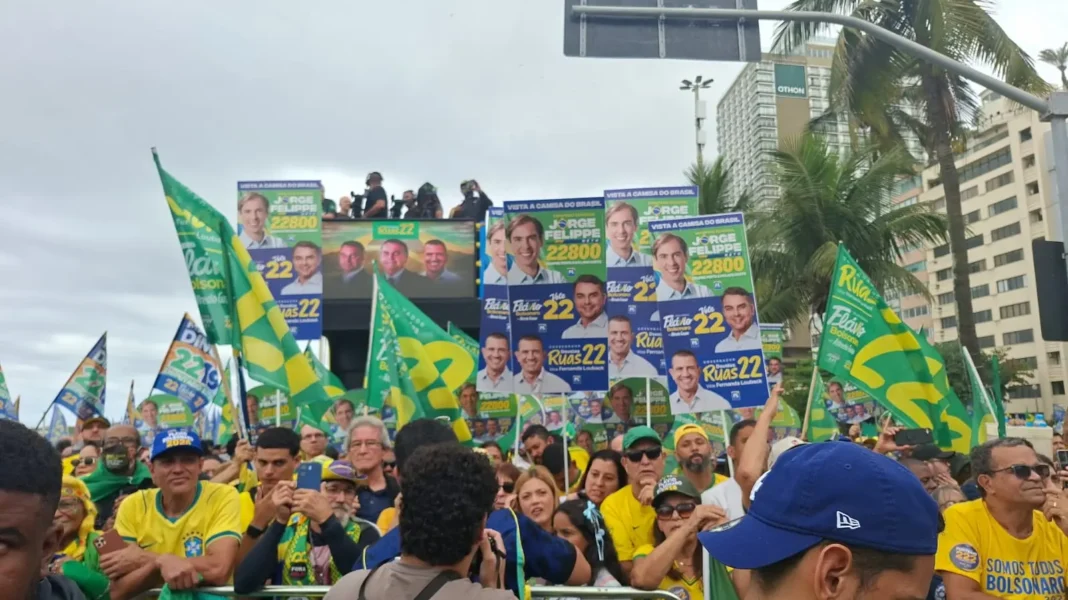 Flávio lança candidatura contra o “sistema” e com foco em segurança