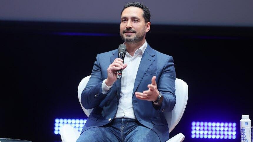 NeoSummit Ia na Real - painel O Novo Ecossistema da Mobilidade Elétrica - Bruno Lasansky, da Localiza