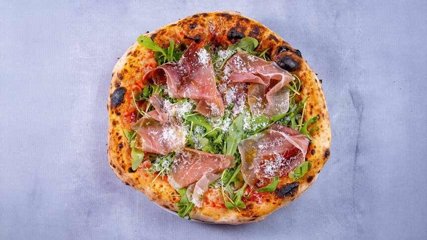 De Salerno para a Serra da Mantiqueira: como Dani Branca virou o melhor pizzaiolo do Brasil